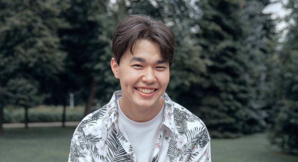 Diego L. from Singapore